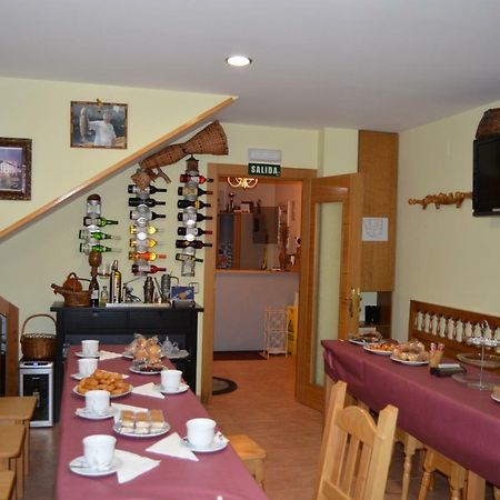 Hotel Ana Кангас дел Нарсеа Екстериор снимка