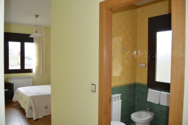 Hotel Ana Кангас дел Нарсеа Екстериор снимка