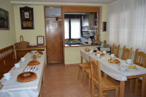 Hotel Ana Кангас дел Нарсеа Екстериор снимка