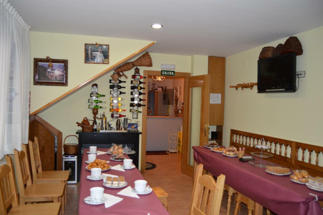 Hotel Ana Кангас дел Нарсеа Екстериор снимка